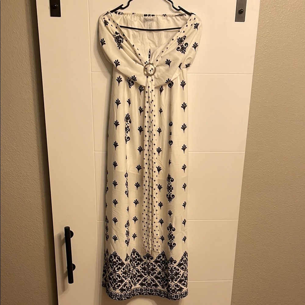 Elegant White and Black Maxi Dress